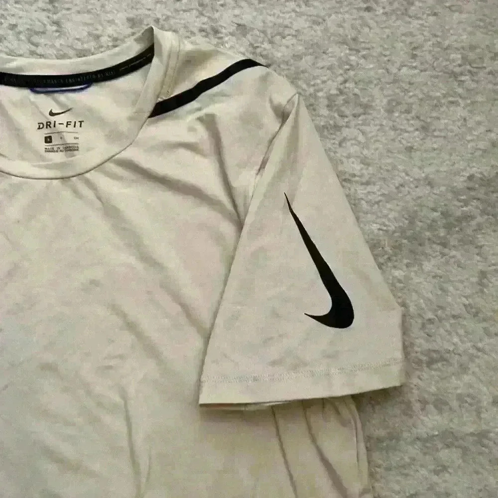 Nike technical Performance tshirt - Picture 3 of 5